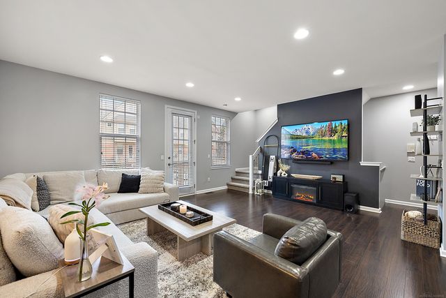 56650 Sunset Drive, Shelby Twp, MI 48316