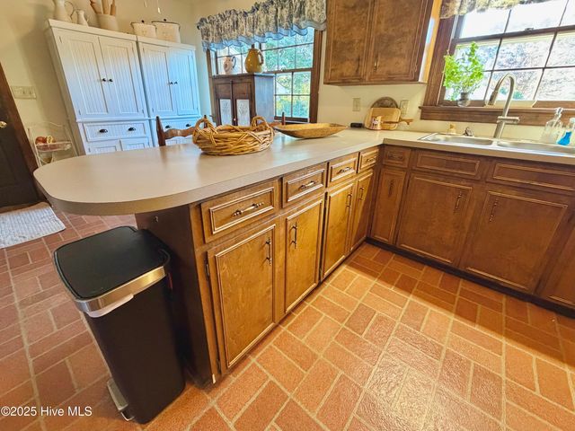 1602 Saint Andrews Place, Kinston, NC 28504