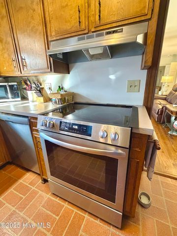 1602 Saint Andrews Place, Kinston, NC 28504