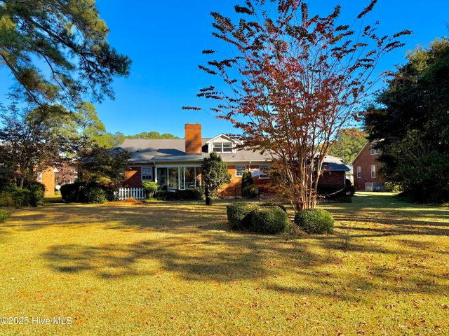 1602 Saint Andrews Place, Kinston, NC 28504