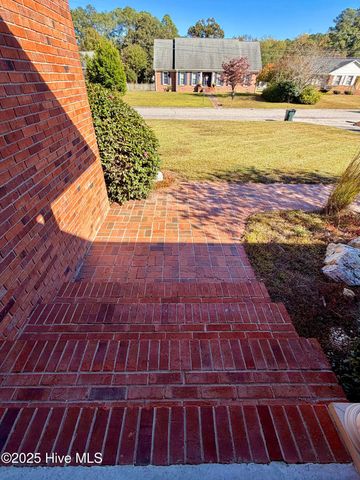 1602 Saint Andrews Place, Kinston, NC 28504