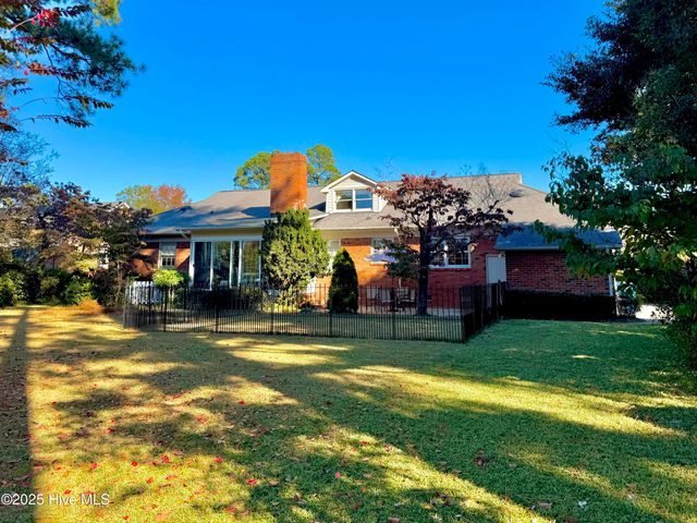 1602 Saint Andrews Place, Kinston, NC 28504