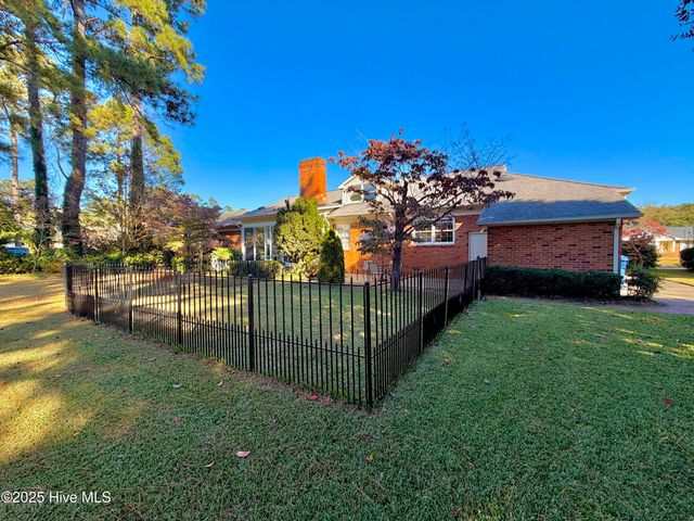 1602 Saint Andrews Place, Kinston, NC 28504