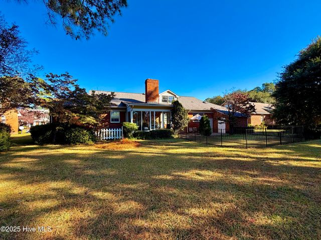 1602 Saint Andrews Place, Kinston, NC 28504