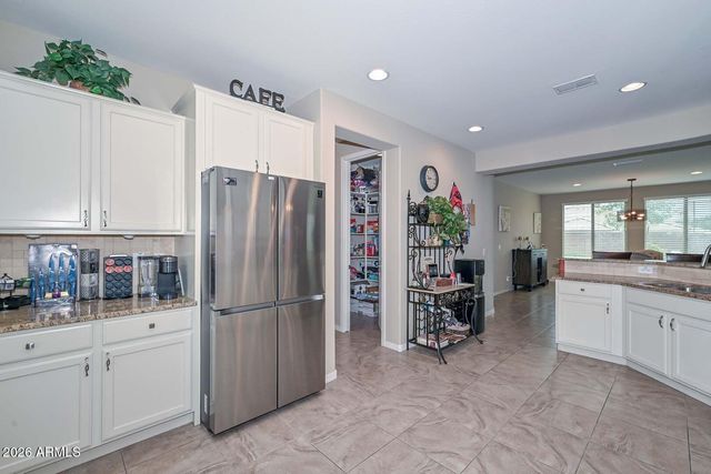 2611 W ROYER Road, Phoenix, AZ 85085