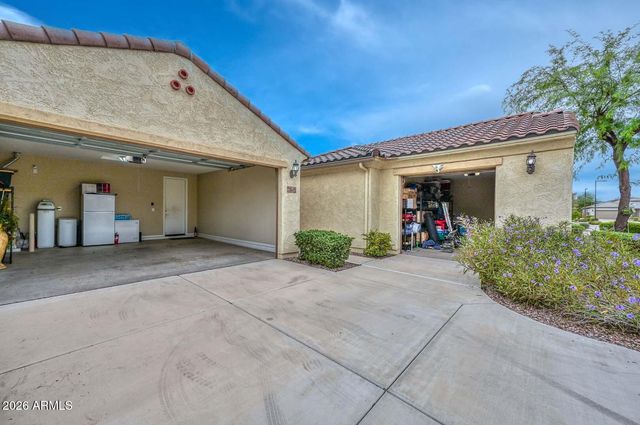 2611 W ROYER Road, Phoenix, AZ 85085