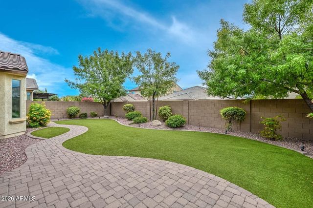 2611 W ROYER Road, Phoenix, AZ 85085