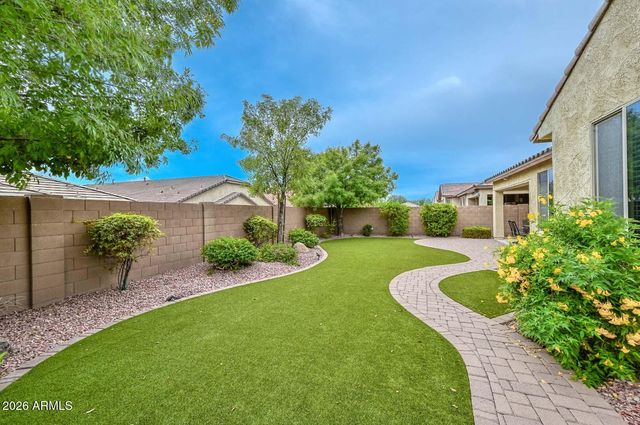 2611 W ROYER Road, Phoenix, AZ 85085