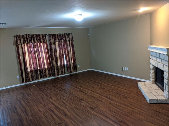 4525 Mountain Oak Street, Fort Worth, TX 76244
