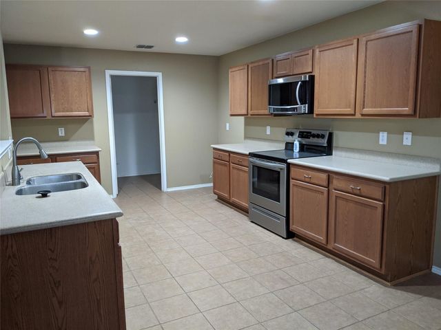 4525 Mountain Oak Street, Fort Worth, TX 76244