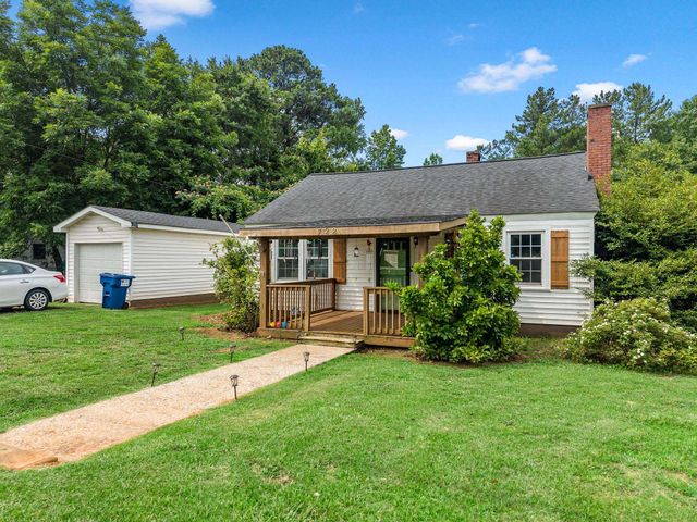 722 Syphrit Road, Wellford, SC 29385
