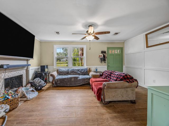 722 Syphrit Road, Wellford, SC 29385