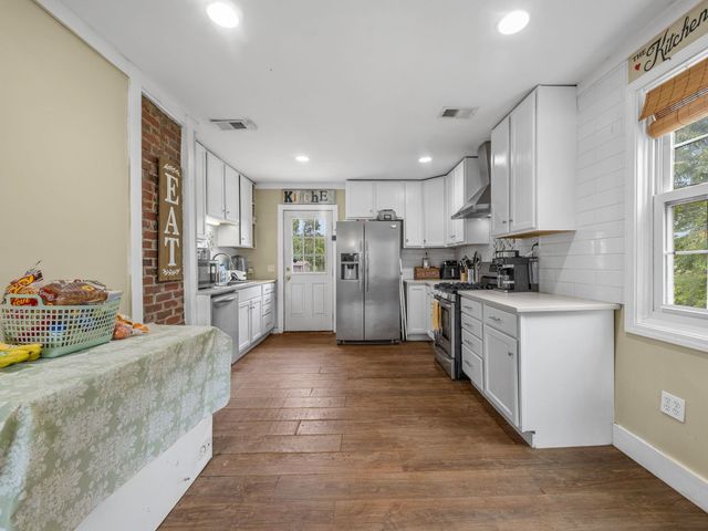 722 Syphrit Road, Wellford, SC 29385