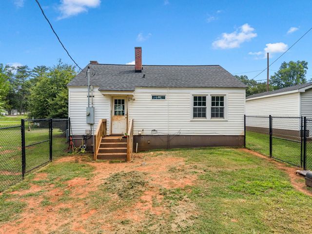 722 Syphrit Road, Wellford, SC 29385