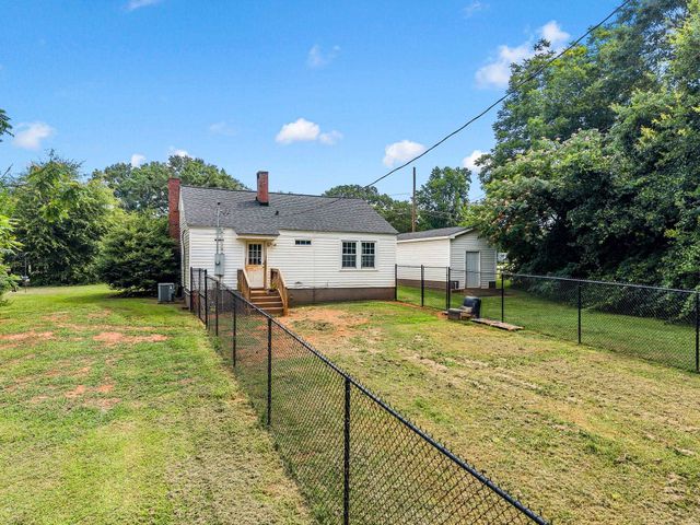 722 Syphrit Road, Wellford, SC 29385