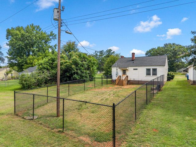 722 Syphrit Road, Wellford, SC 29385