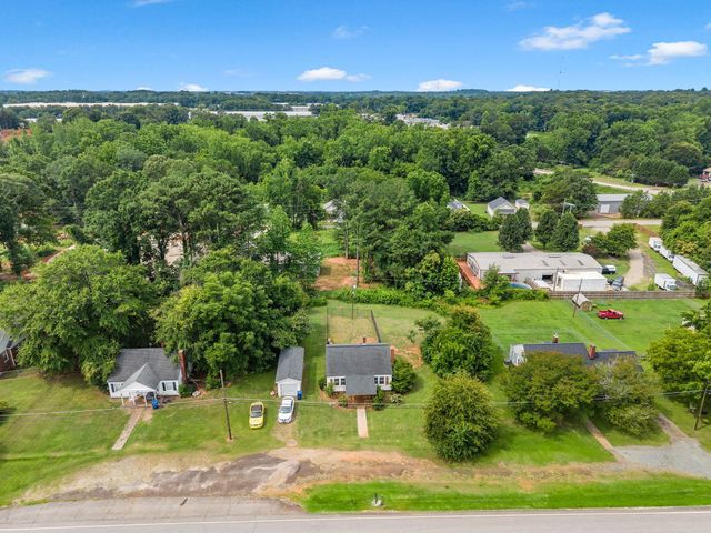 722 Syphrit Road, Wellford, SC 29385