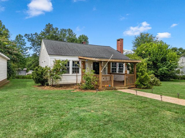 722 Syphrit Road, Wellford, SC 29385