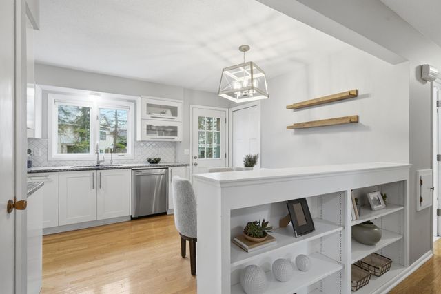 6501 Aspen Road, Edina, MN 55436