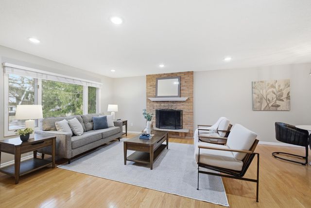 6501 Aspen Road, Edina, MN 55436