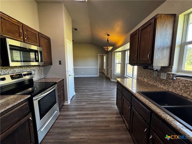 397 County Road 3367, Kempner, TX 76539