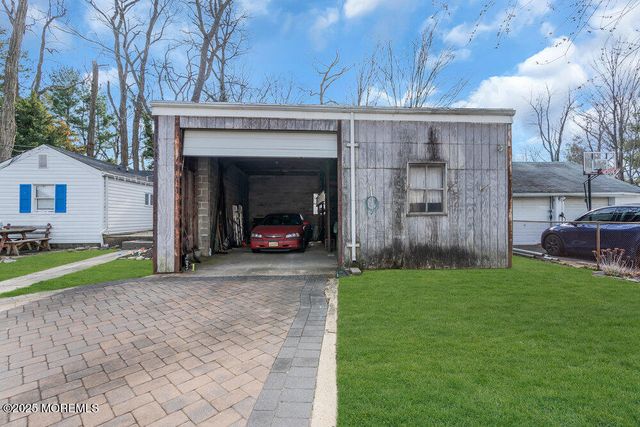 18 Maple Avenue, Eatontown, NJ 07724