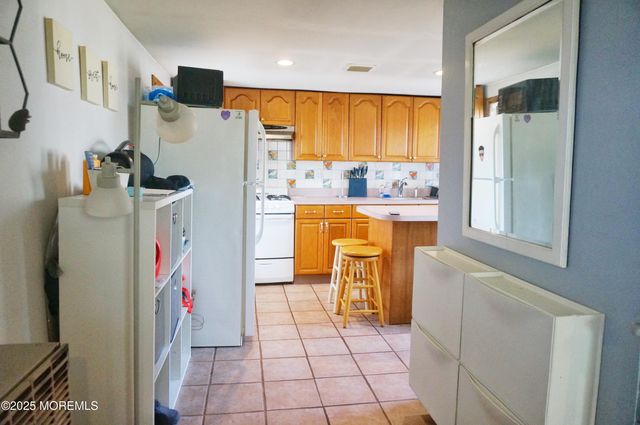 18 Maple Avenue, Eatontown, NJ 07724