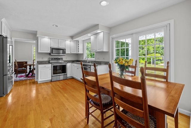 16 King Philip Path, Mendon, MA 01756