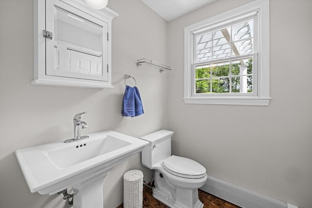 16 King Philip Path, Mendon, MA 01756