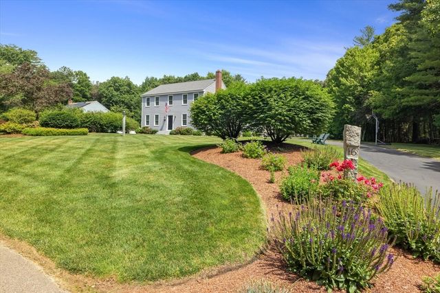 16 King Philip Path, Mendon, MA 01756