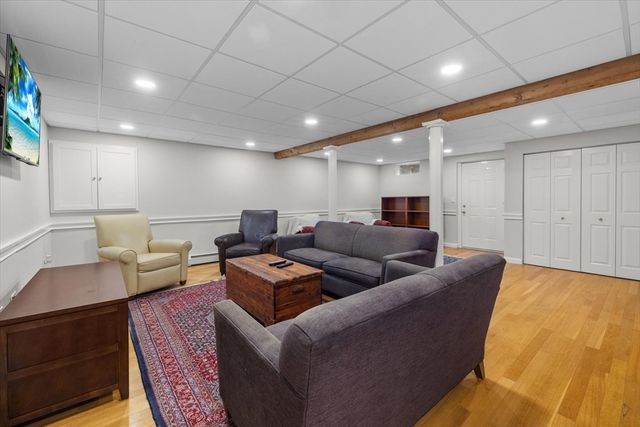 16 King Philip Path, Mendon, MA 01756
