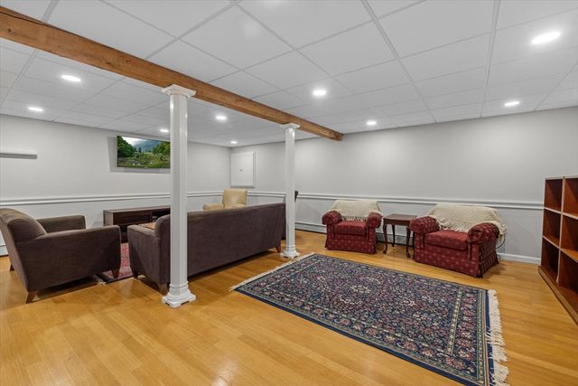 16 King Philip Path, Mendon, MA 01756