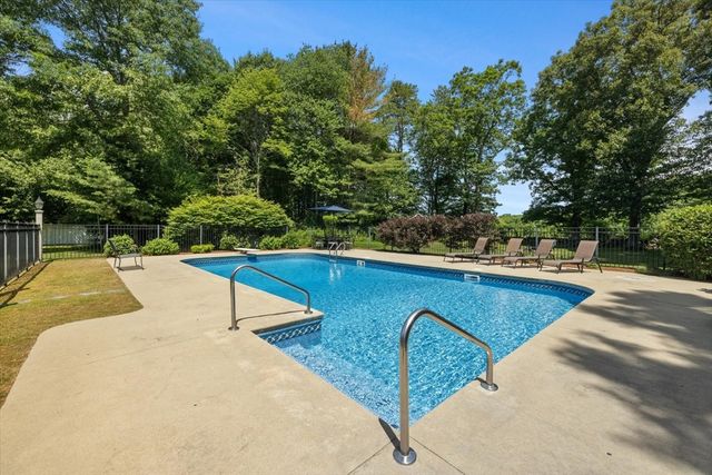 16 King Philip Path, Mendon, MA 01756