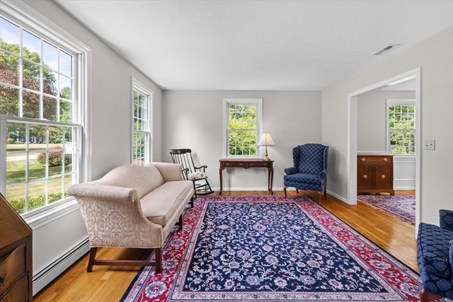 16 King Philip Path, Mendon, MA 01756