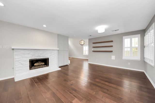 34 E Gaslight Place, The Woodlands, TX 77382