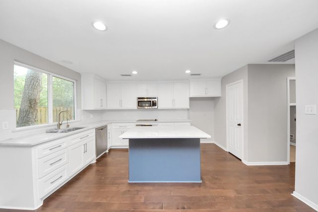 34 E Gaslight Place, The Woodlands, TX 77382