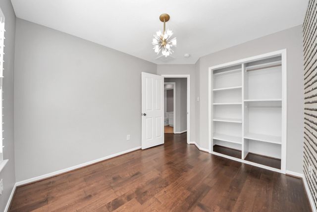34 E Gaslight Place, The Woodlands, TX 77382