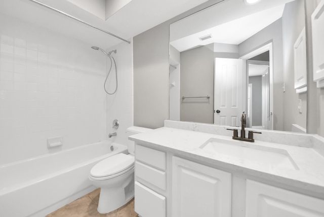 34 E Gaslight Place, The Woodlands, TX 77382