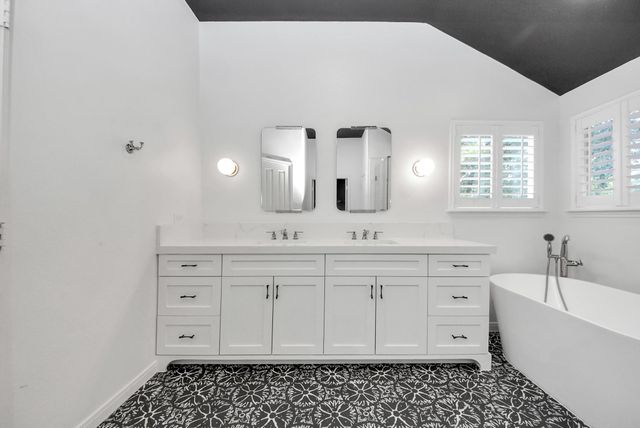 34 E Gaslight Place, The Woodlands, TX 77382