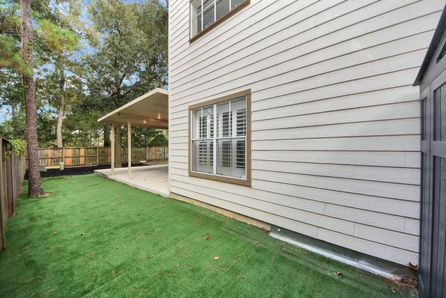 34 E Gaslight Place, The Woodlands, TX 77382