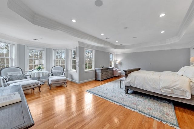 4 Nipmuc Ln, Southborough, MA 01772