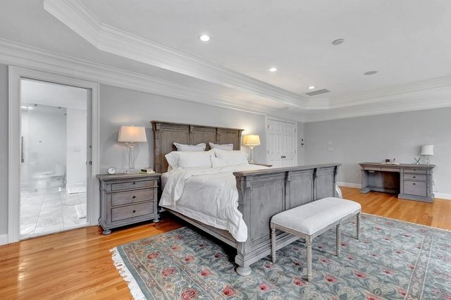 4 Nipmuc Ln, Southborough, MA 01772