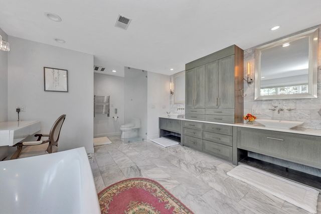 4 Nipmuc Ln, Southborough, MA 01772