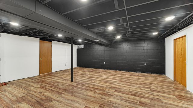 9030 Orchard Drive, Highland, IN 46322