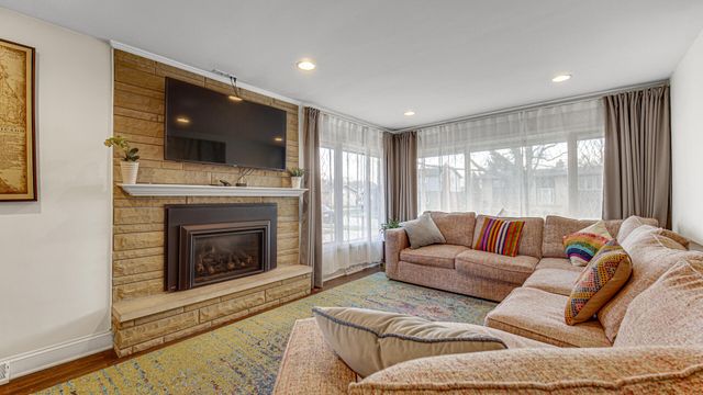 9030 Orchard Drive, Highland, IN 46322