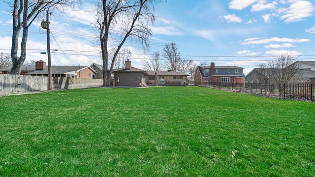 9030 Orchard Drive, Highland, IN 46322