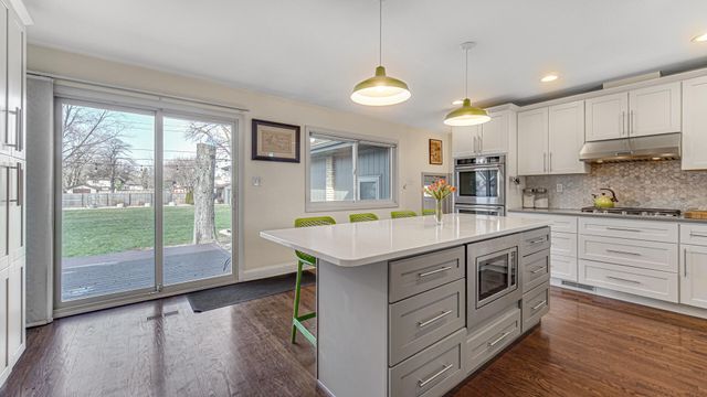 9030 Orchard Drive, Highland, IN 46322