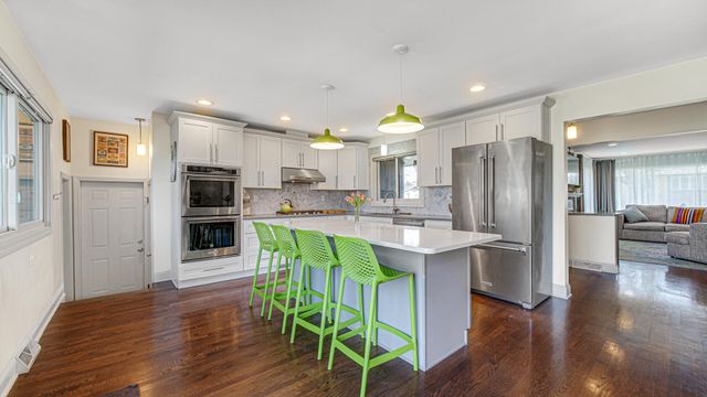 9030 Orchard Drive, Highland, IN 46322