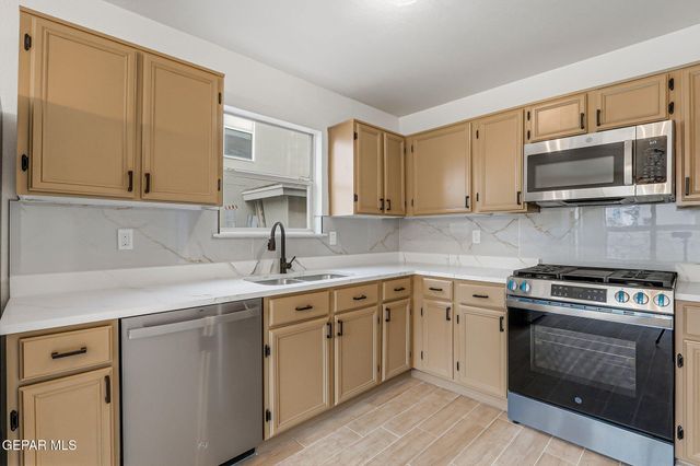 5741 LAUREL CLARK Lane, El Paso, TX 79934