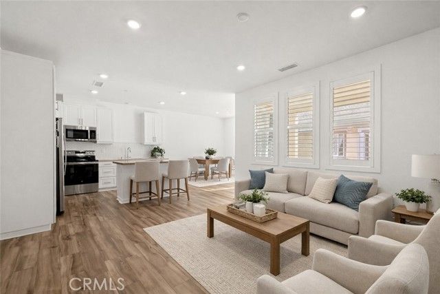 6123 Valentina Way 303, Eastvale, CA 92880